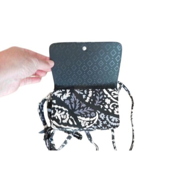 Vera Bradley Cross Body Adjustable Small Wallet Style Handbag Purse NEW - Picture 2 of 4